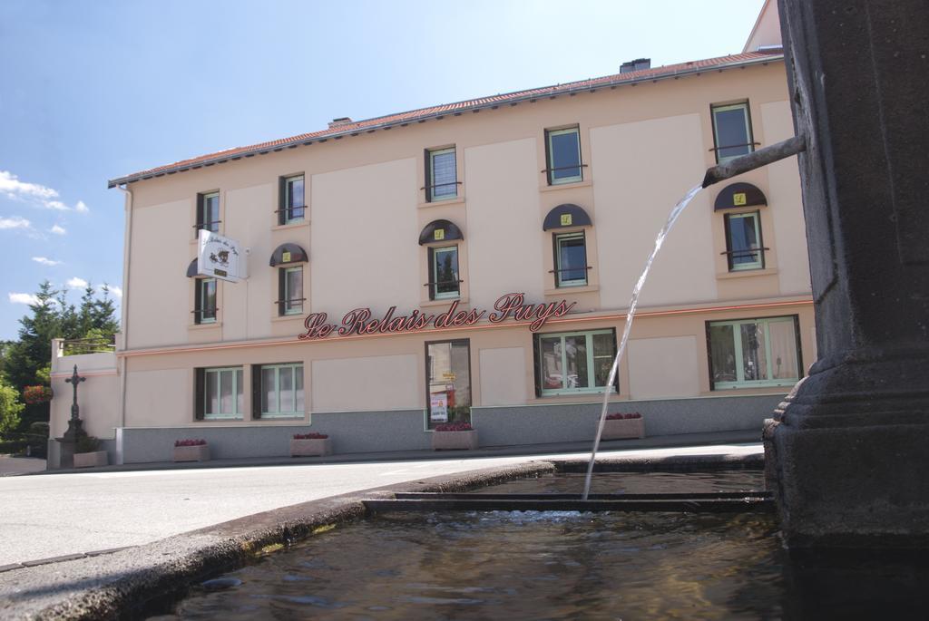 Hotel Logis Relais Des Puys Orcines Exterior foto