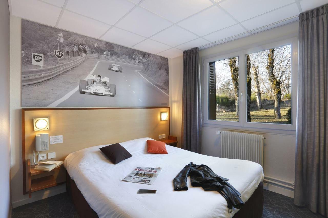 Hotel Logis Relais Des Puys Orcines Exterior foto
